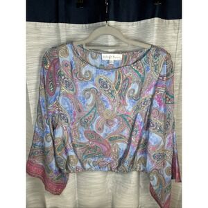Chelsea & Theodore Paisley Cropped Blouse Women's M Pink Blue Long Sleeve Boho